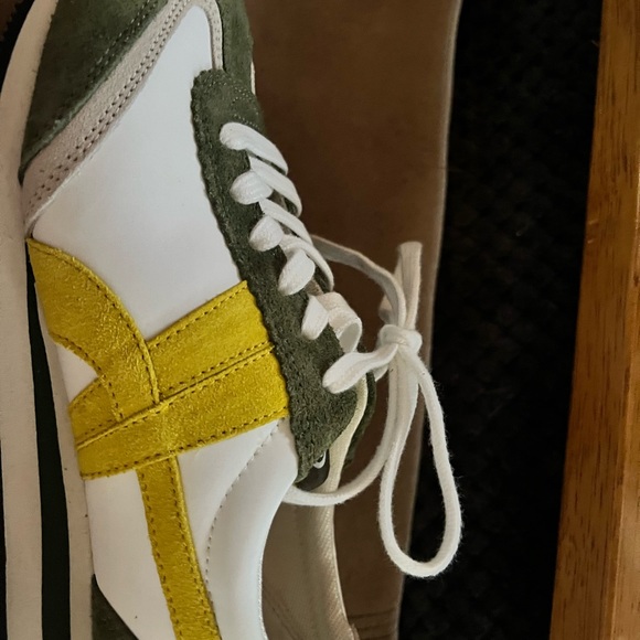 tory burch sneakers nwot - Picture 5 of 9